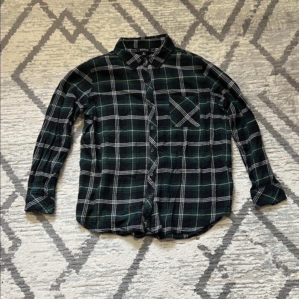 Well Worn Women's Plaid Button Down Flannel Shirt Size M